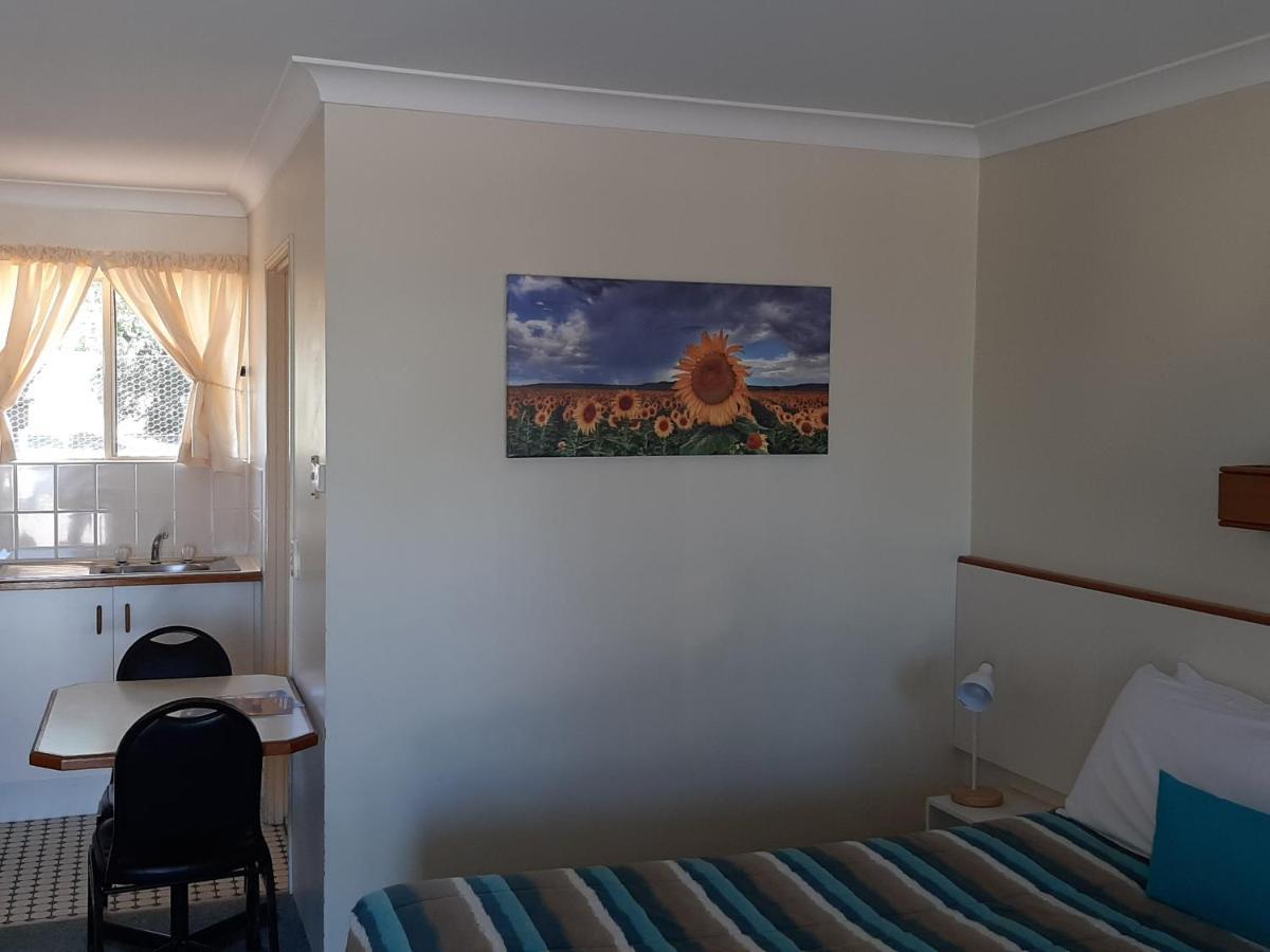 Country Rose Motel Warwick Exteriér fotografie